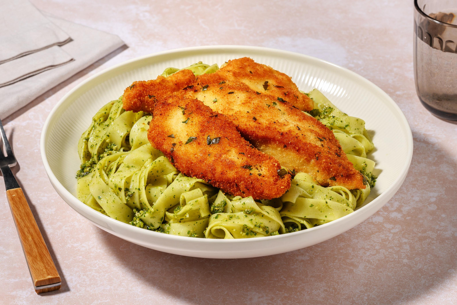 Pouletfilets in Kräuterpanade