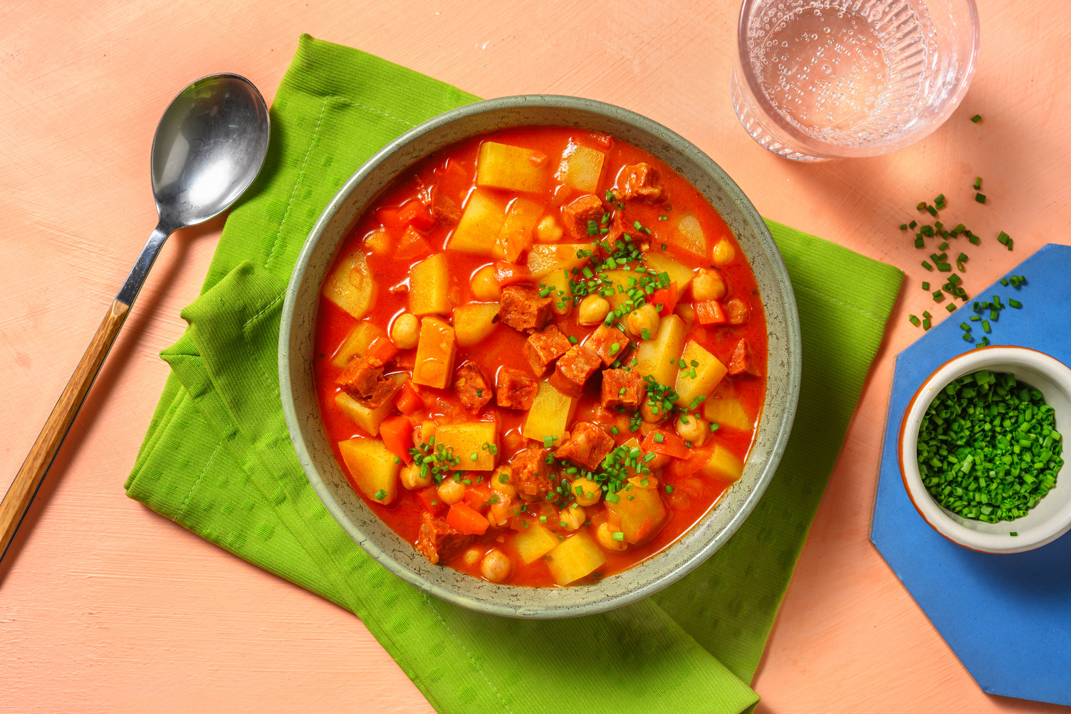 Estofado casero de garbanzos con chorizo