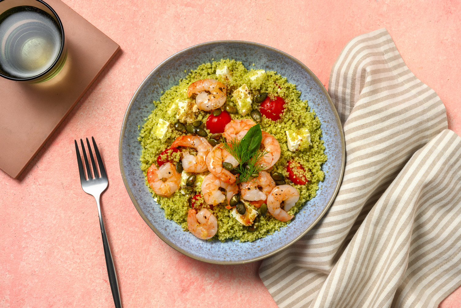 Ensalada tibia de cuscús con langostinos