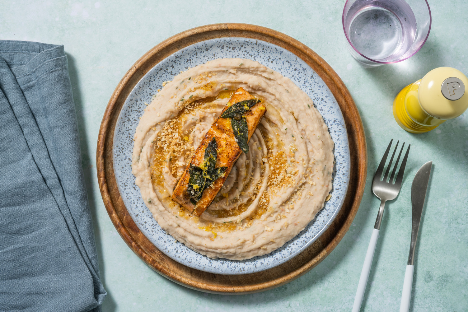 Salmón en salsa de salvia y limón