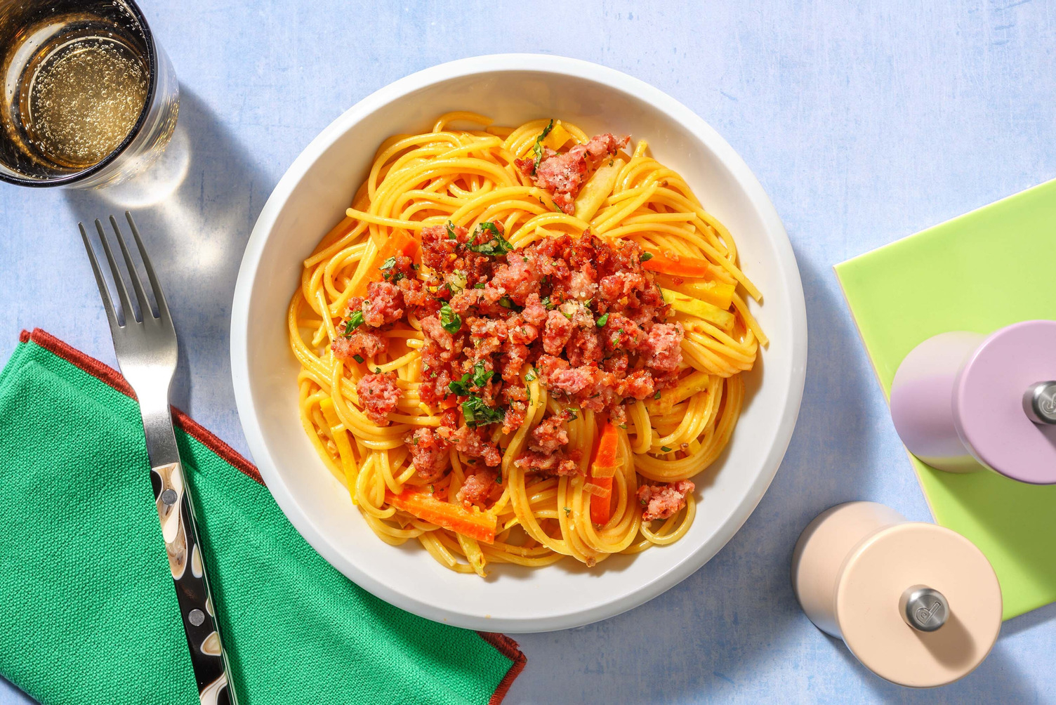 Spaghetti Calabrese mit Speck-Käse-Topping