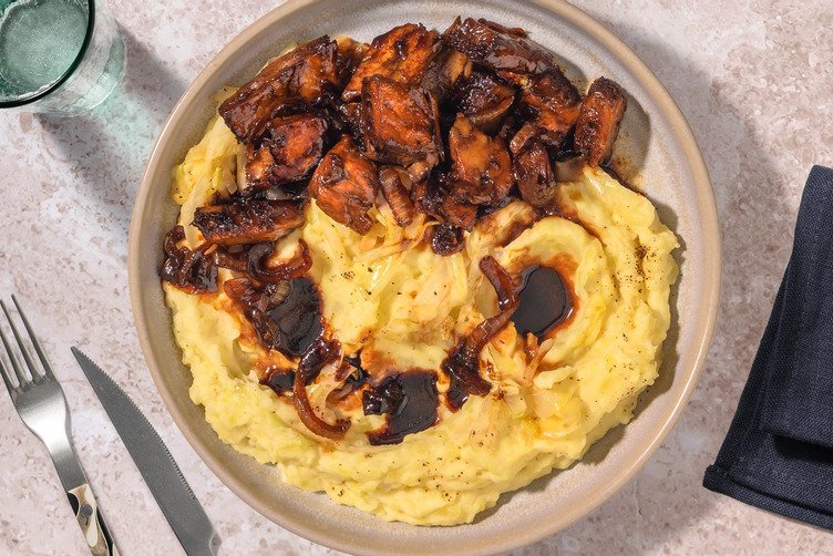 Vegane Filetstreifen auf Umami-Kartoffelstampf