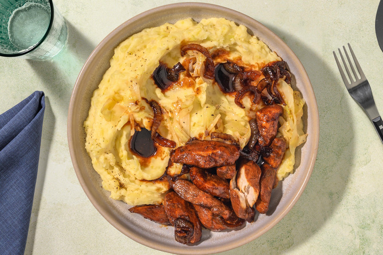 Glasierte Bio-Hähnchenstreifen auf Umami-Kartoffelstampf