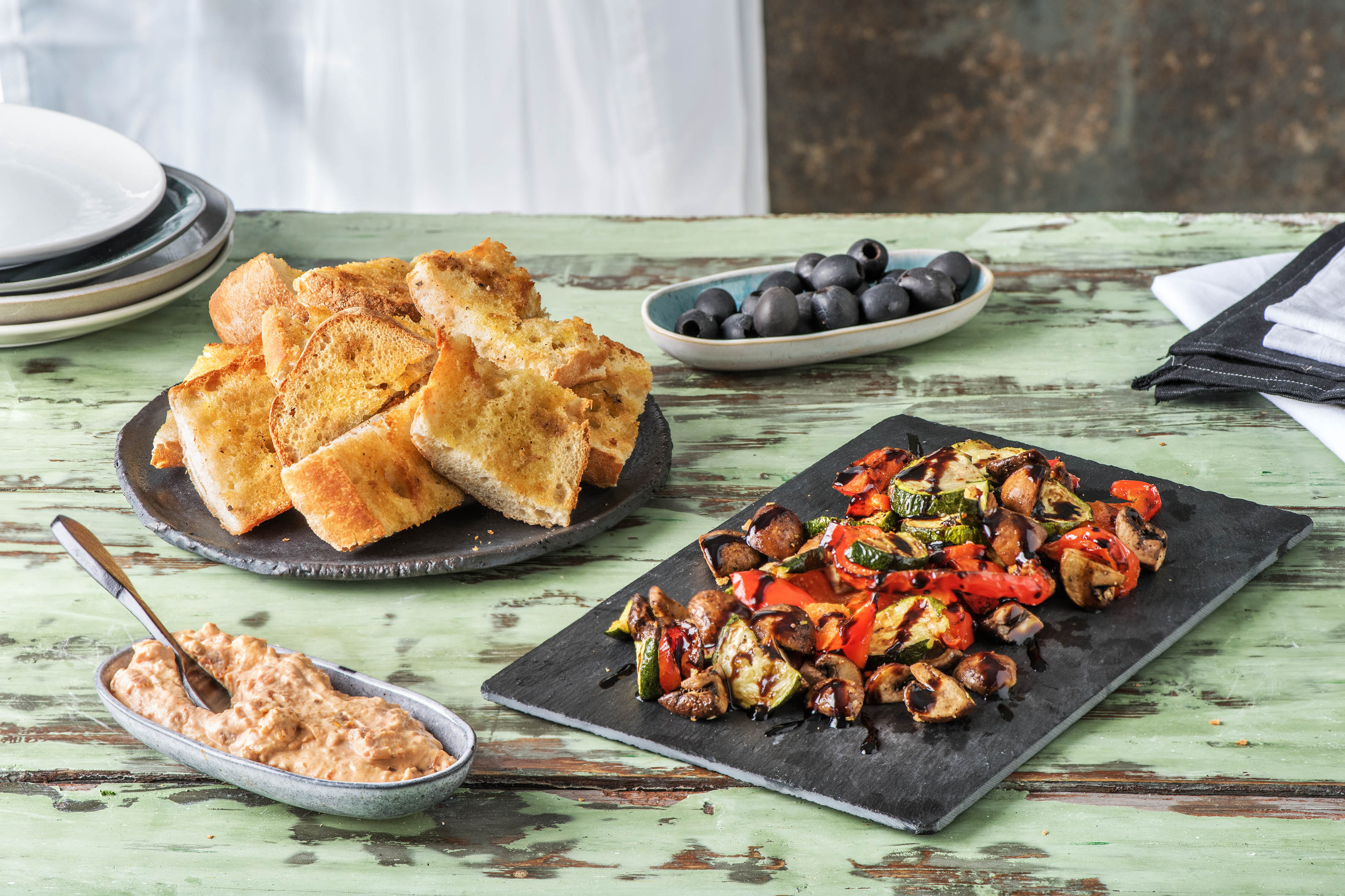 Antipasti-Platte mit leckerem Grillgemüse