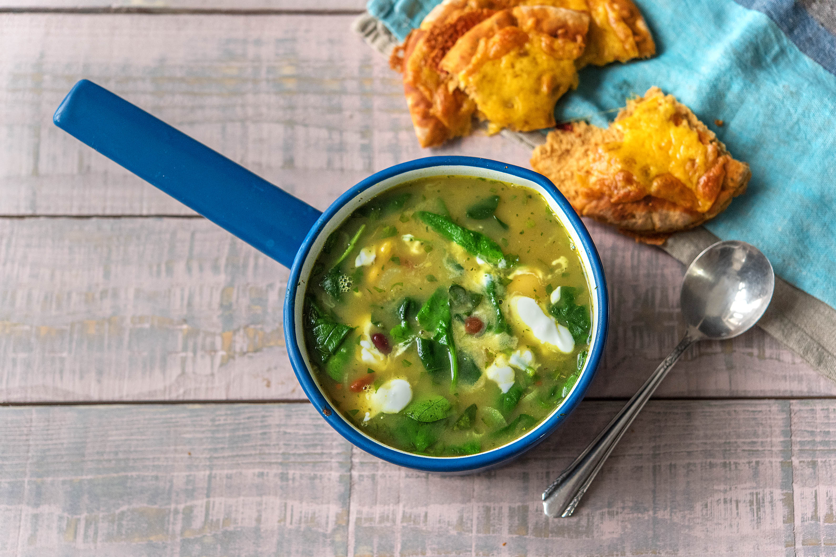 Ash-e Reshteh mit Käse-Pita-Brot