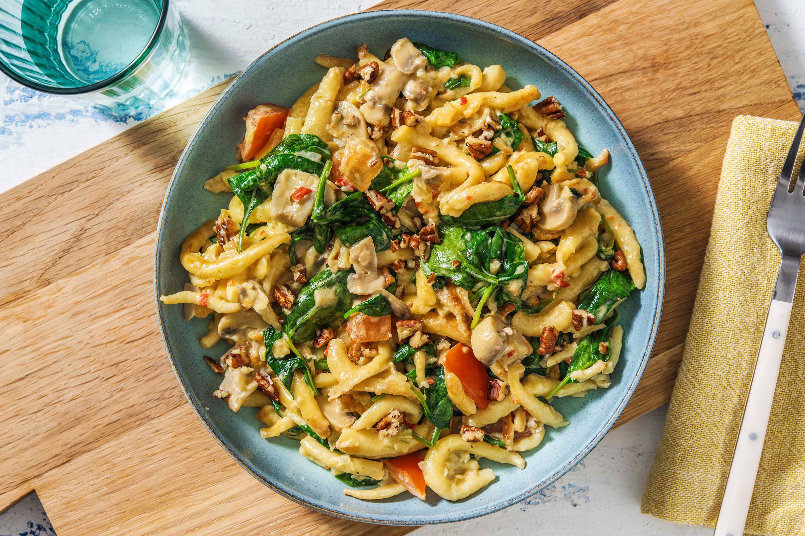 Babyspinat-Spätzle-Pfanne mit Champignons