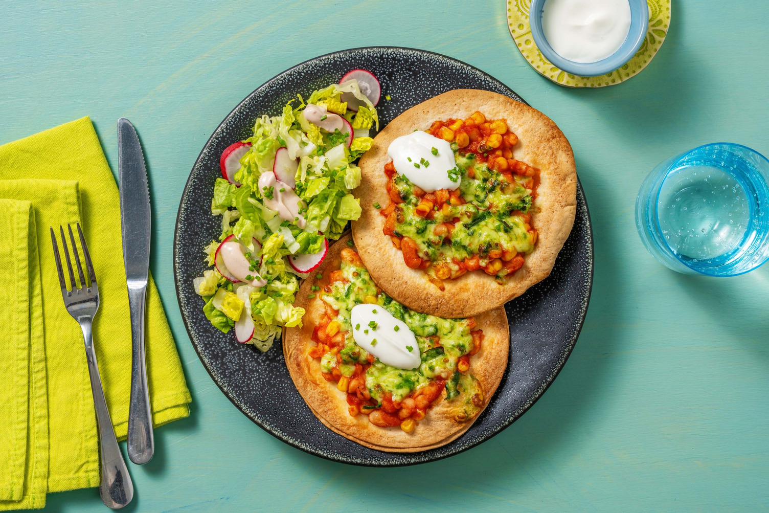 Baked Bean Tostadas mit Jalapeño-Käse-Topping