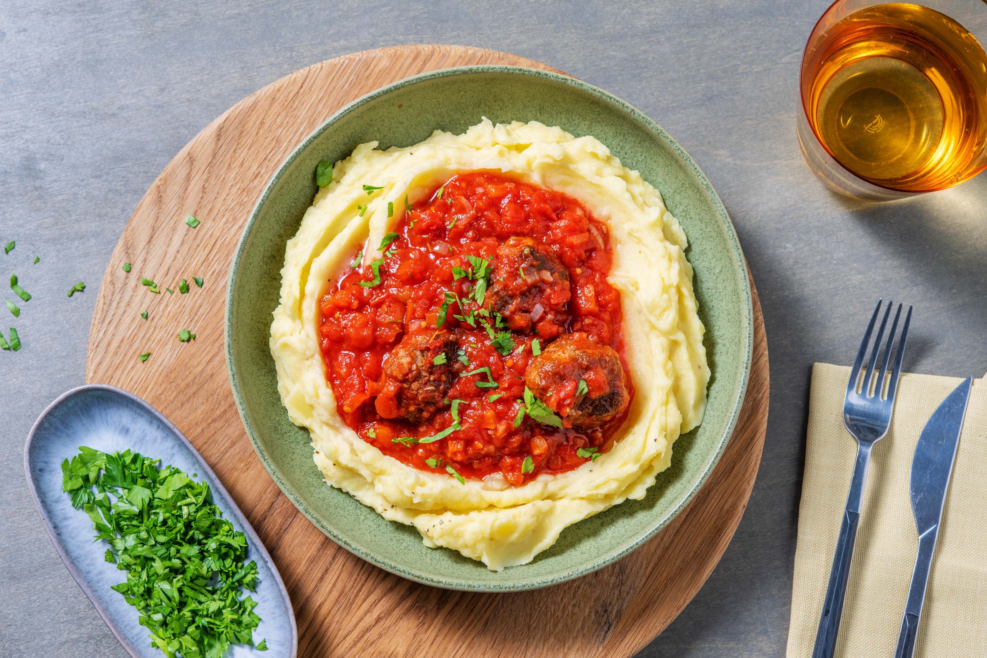 Boulettes de viande hachée en sauce tomate