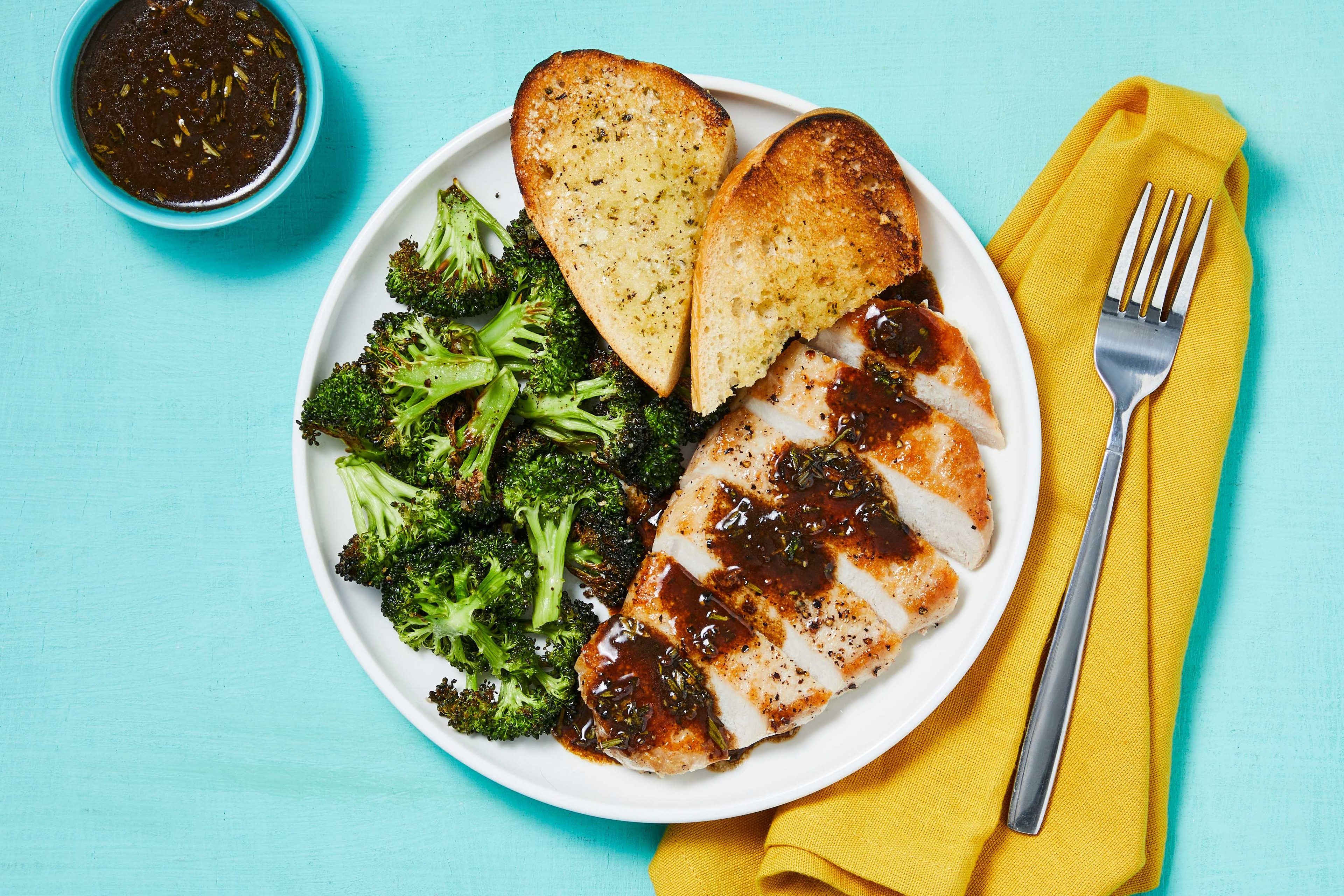 [SIDE VEG DOUBLE BROCCOLI] PNW/MA/CA Compliant - Balsamic Rosemary Pork Chops with Garlic Bread and Broccoli Florets