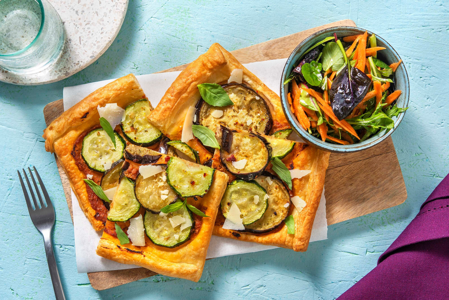 Blätterteig-Tarte mit Aubergine und Zucchini