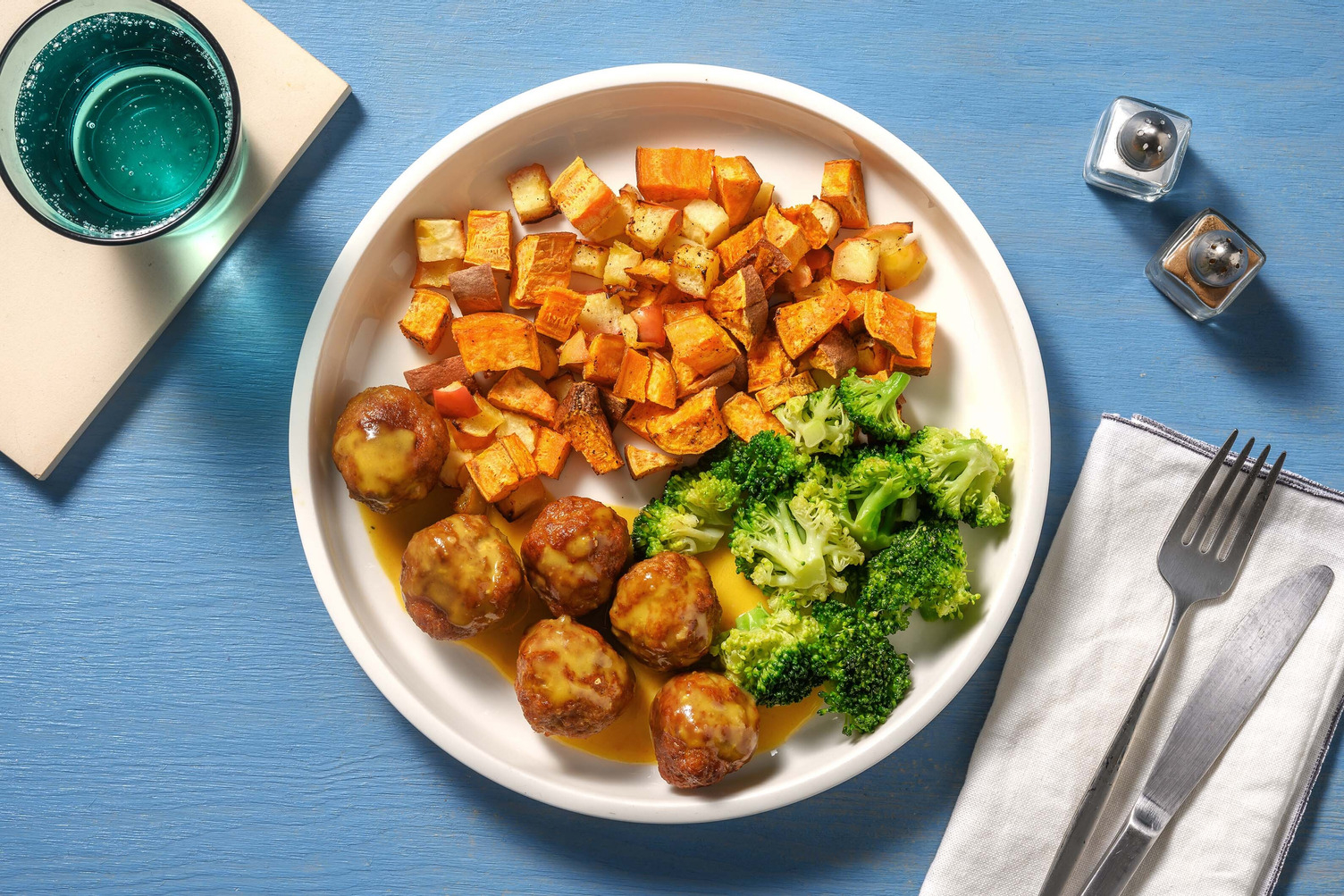 Boulettes de viande au porc glacées à l'érable et à la moutarde