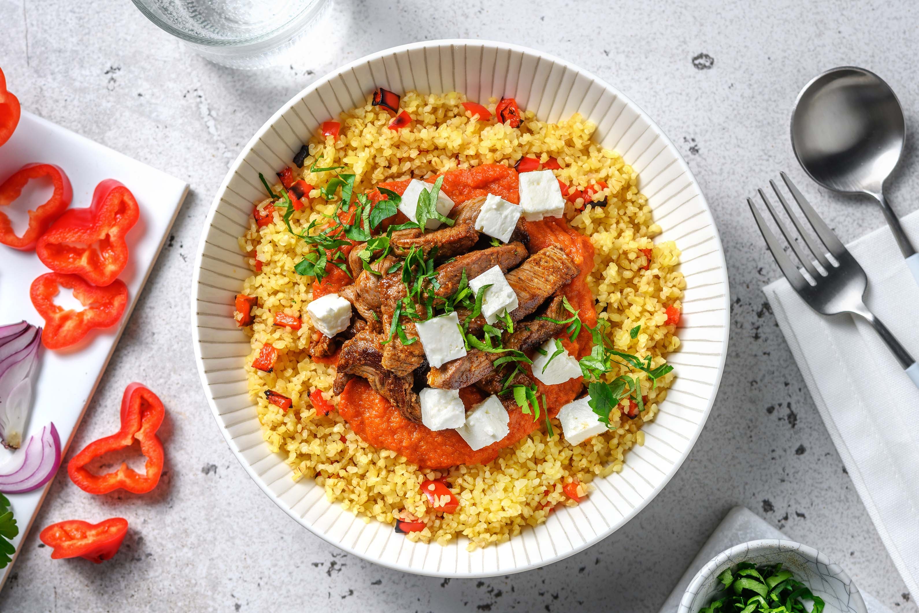 Bulgur met Midden-Oosters gekruide biefstukreepjes