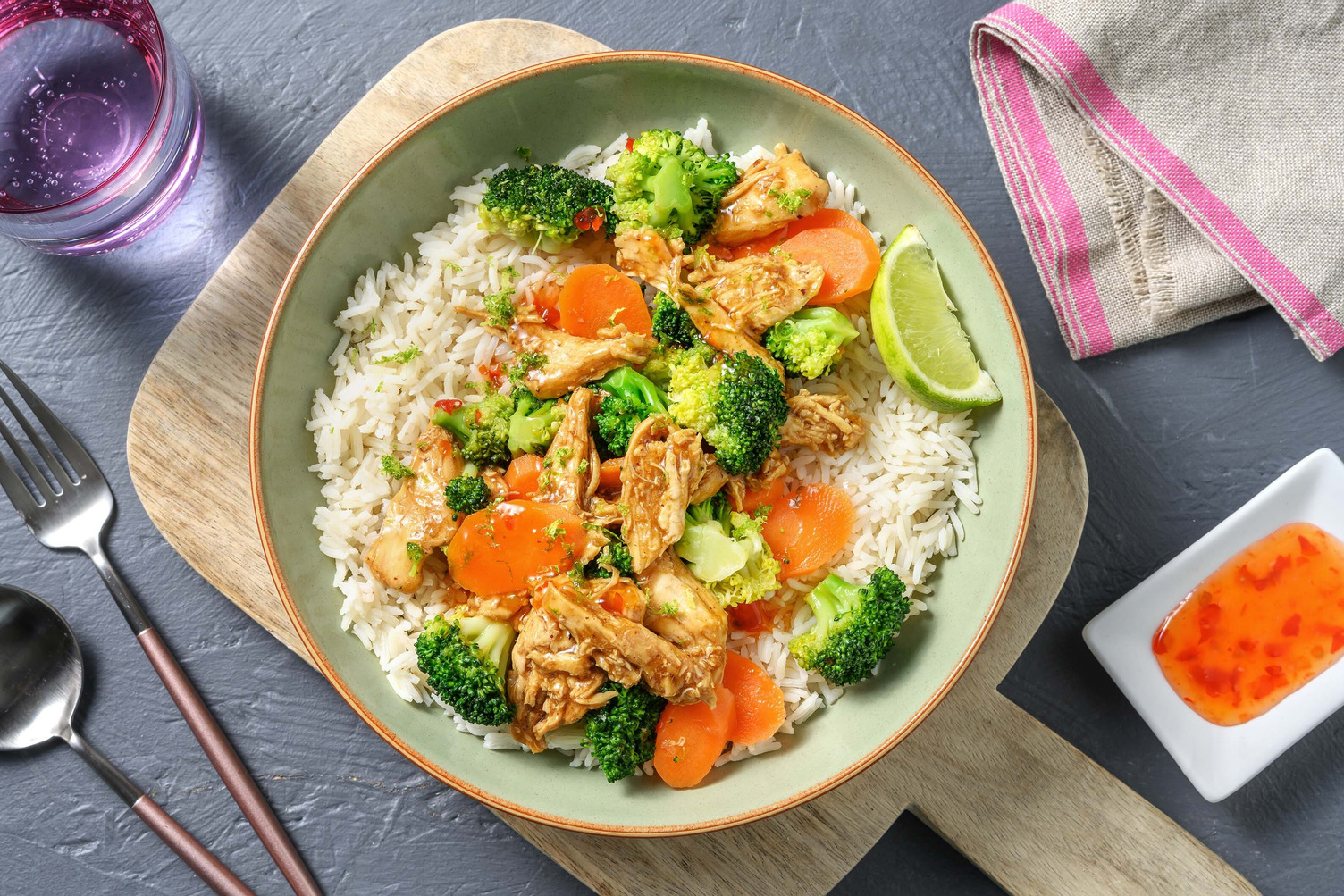 Bowl mit Pulled Chicken Hoisin-Style