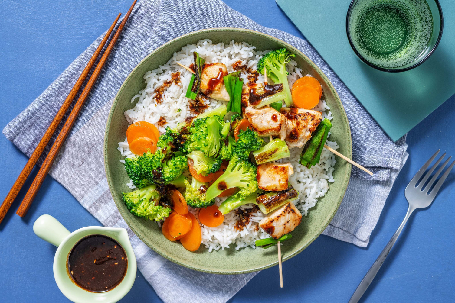 Kip yakitori met zoete sojasaus en gomasio