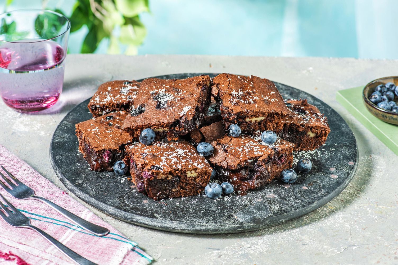 Brownie à la fraise, noix de pécan et noix de coco