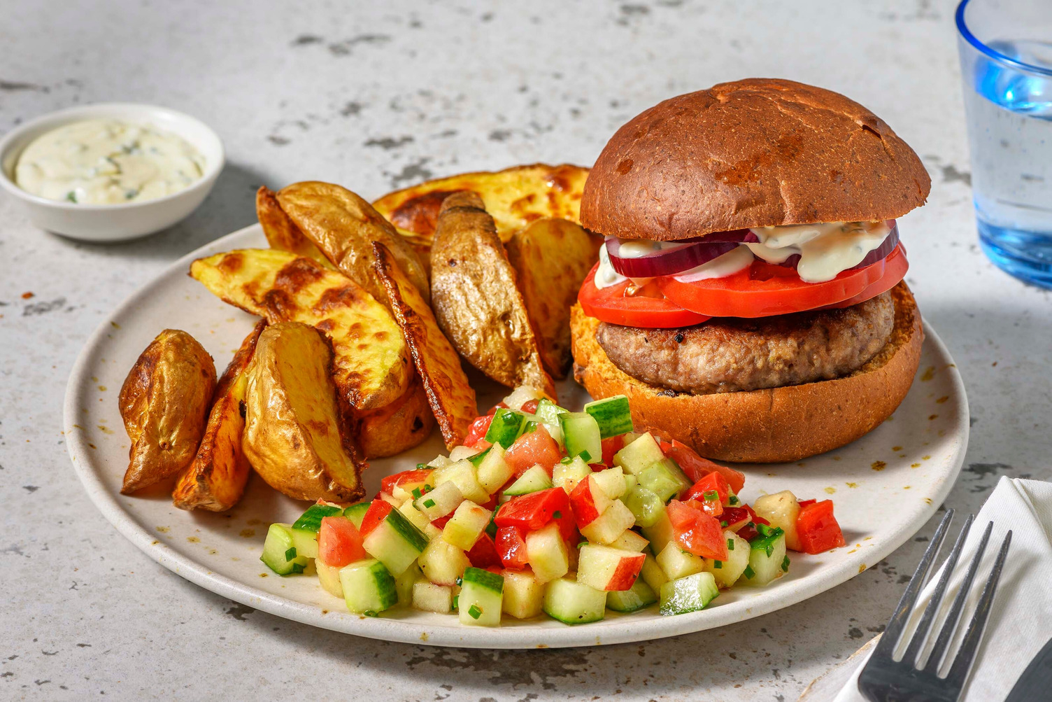 Burger mi-bœuf mi-champignons et pain à la tomate