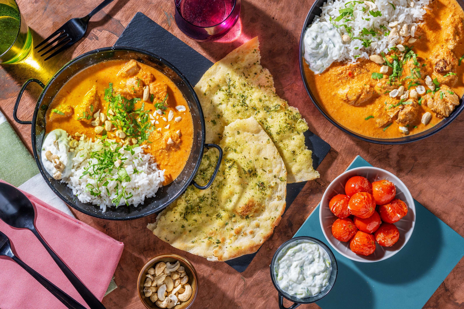Butter chicken met rijst en zelfgemaakte raita