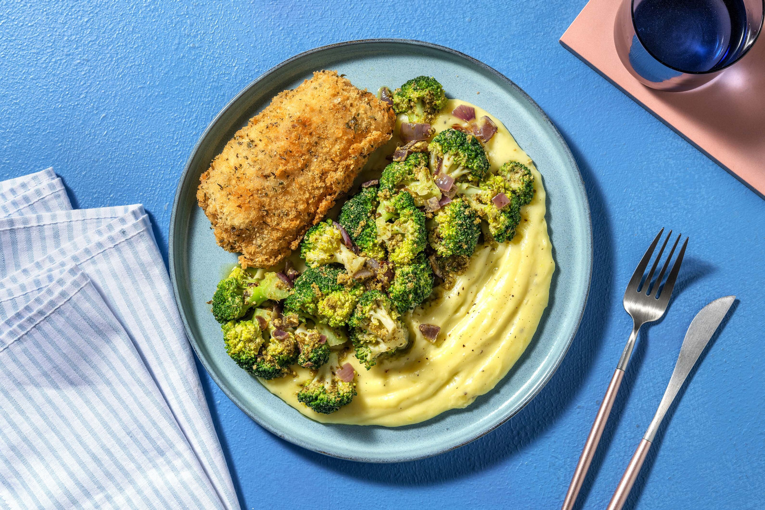 Cabillaud pané et purée de pommes de terre