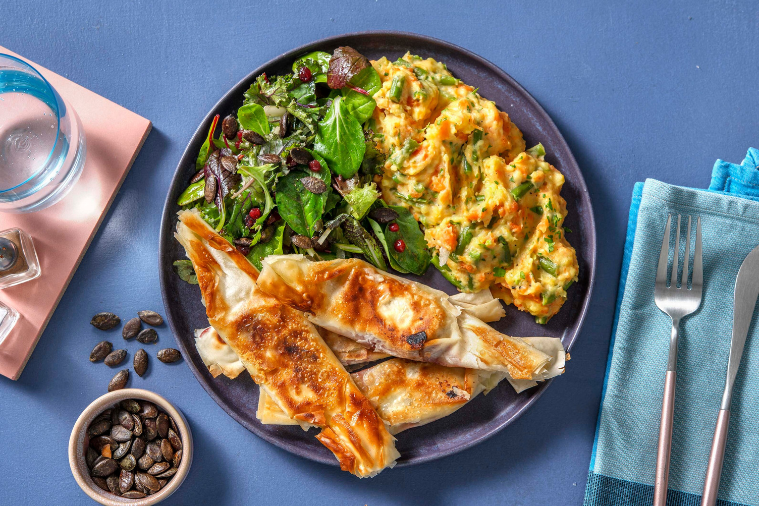 Camembert-Preiselbeer-Bonbons in Filoteig