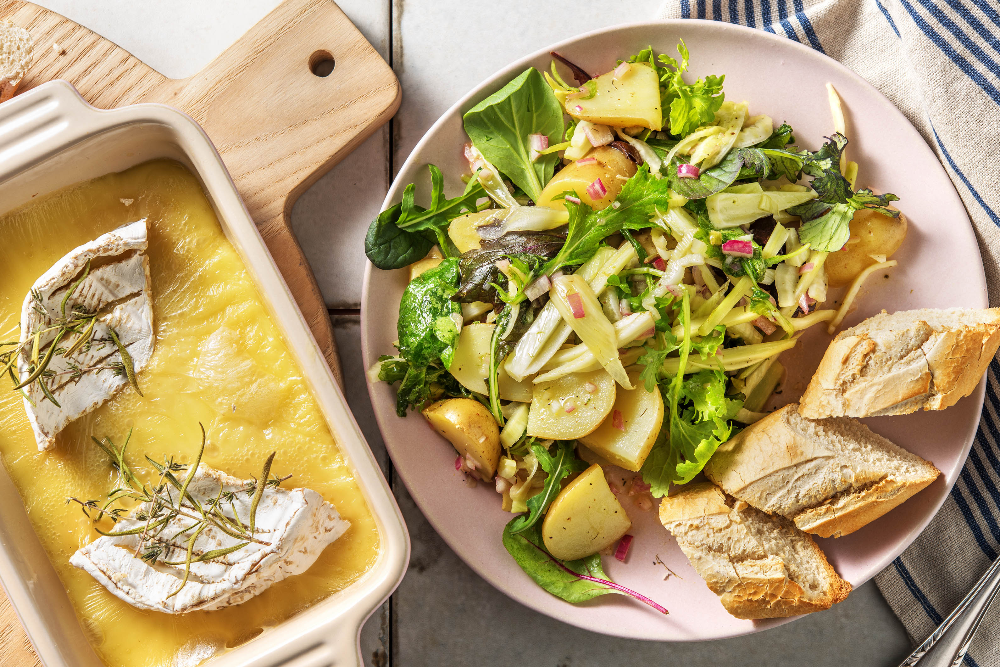 Camembert au four au thym et au romarin