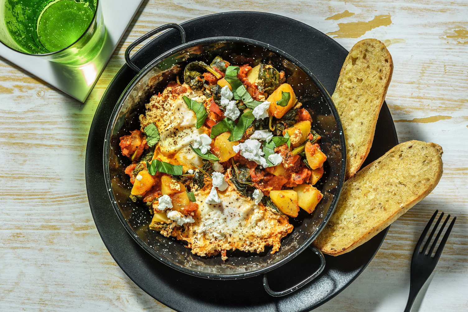 Vegetarische shakshuka met Italiaanse kruiden