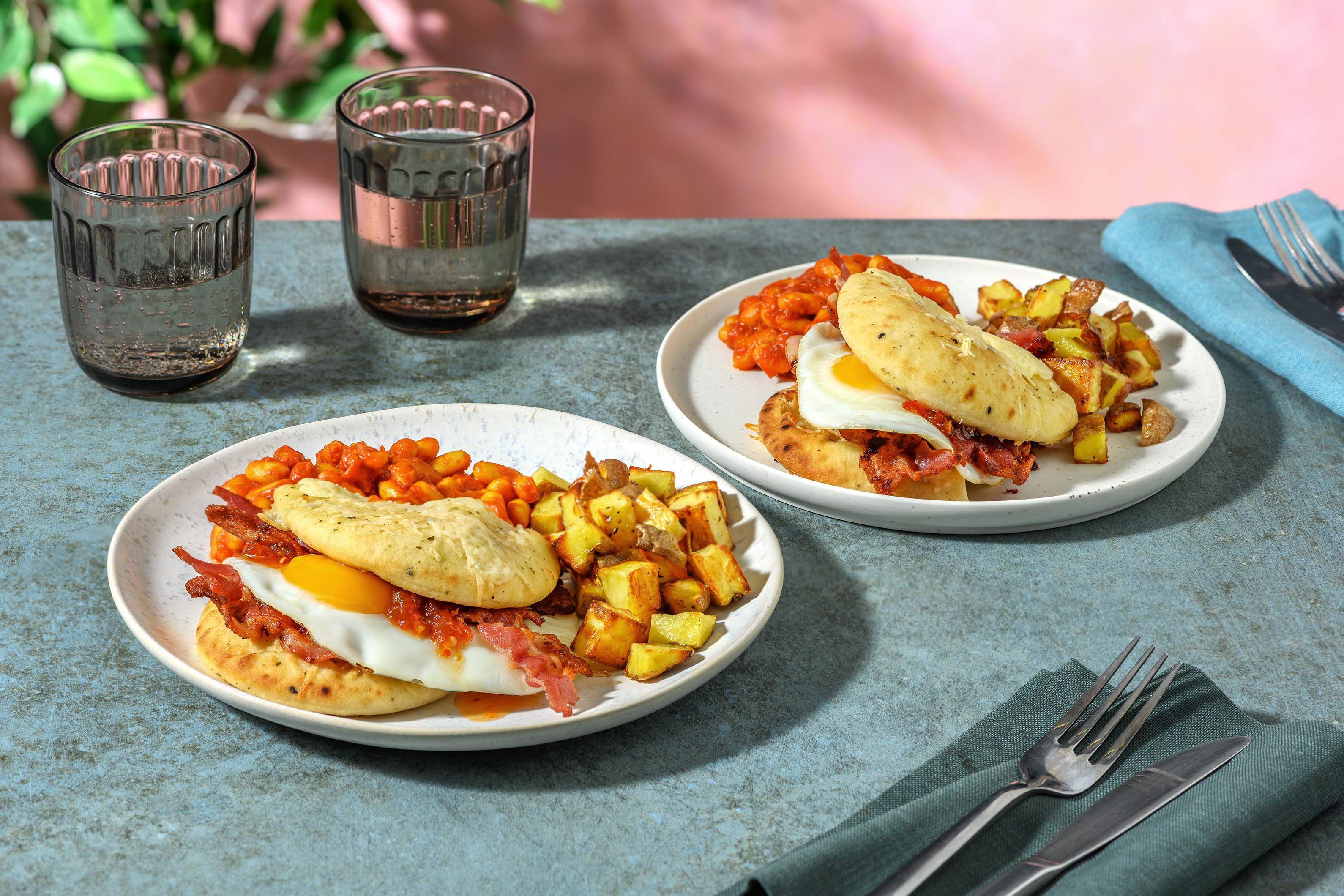 Cheesy Bacon and Egg Naan-Wich