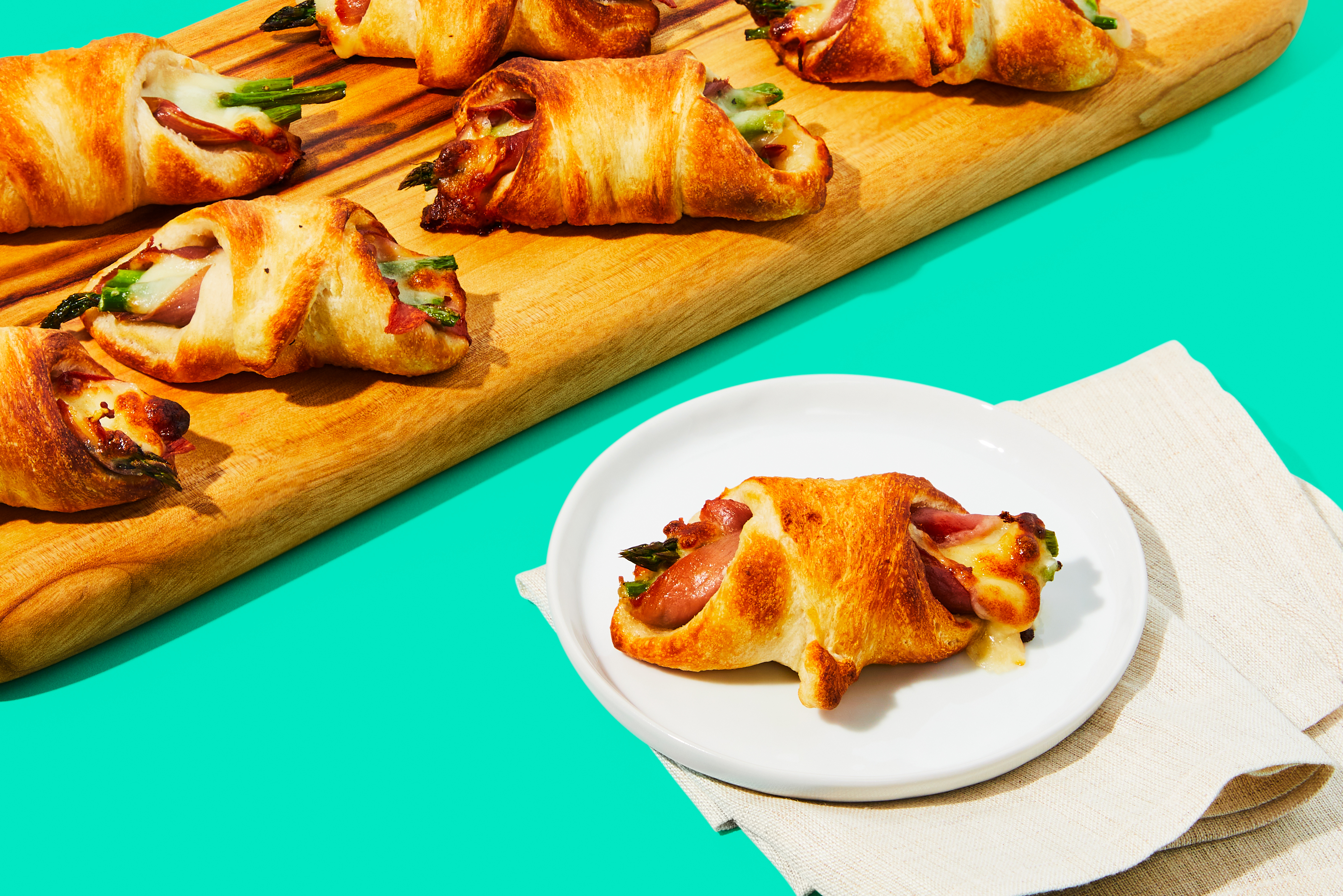 Cheesy Prosciutto & Asparagus Blankets