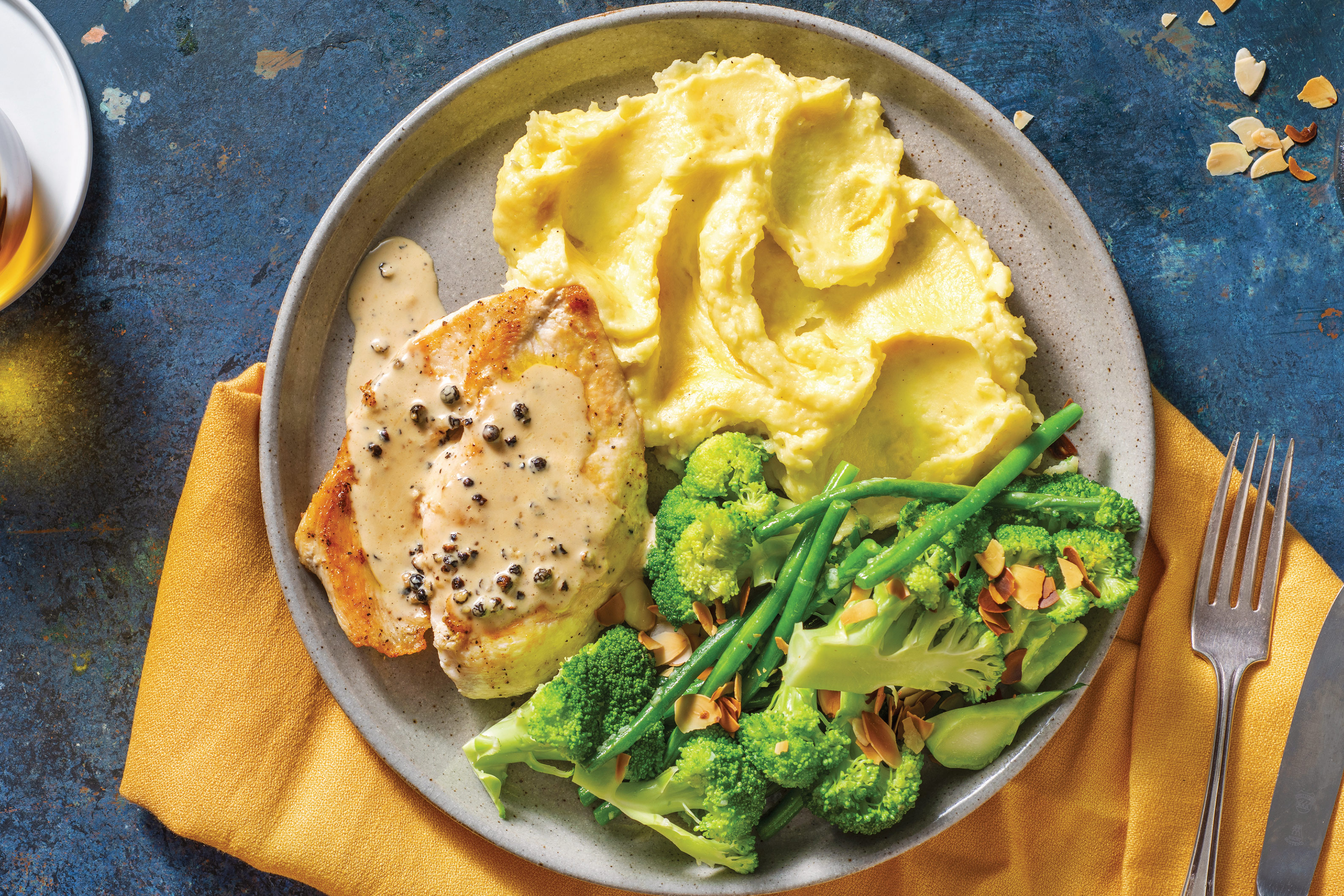 Chicken & Creamy Peppercorn Sauce