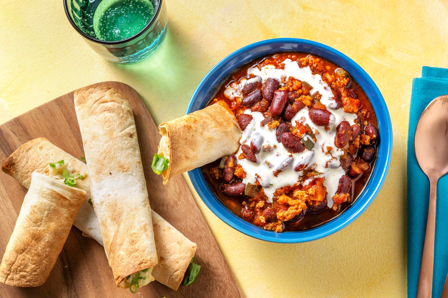 Bol de chili au porc à la mexicaine