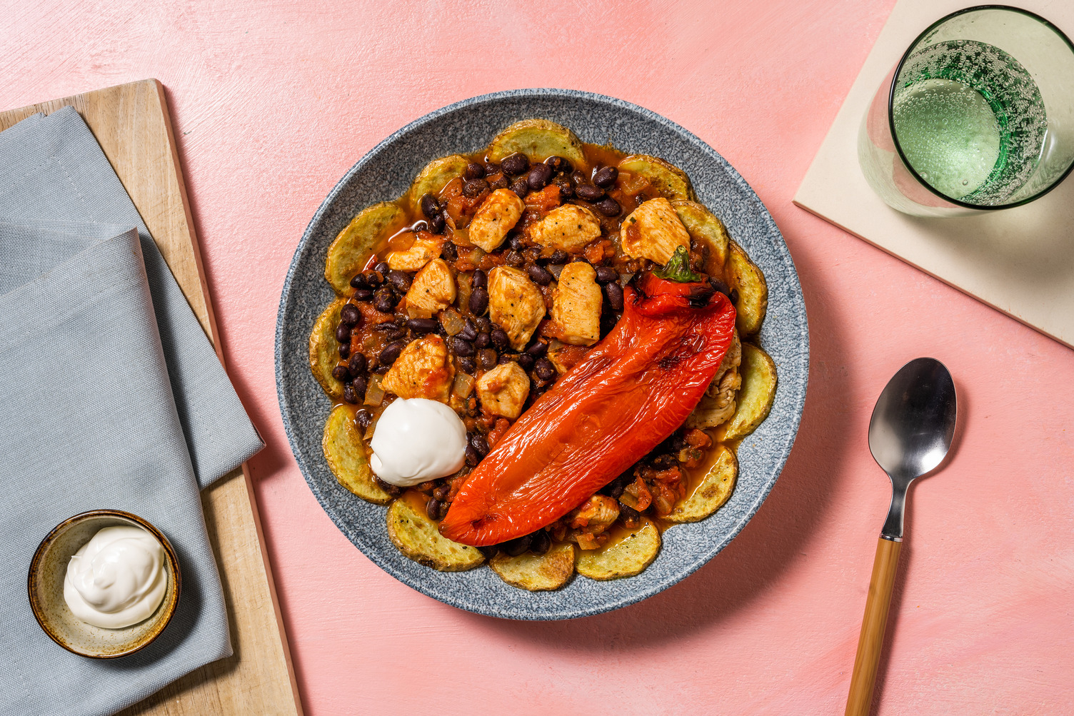 Chili con Pollo mit gerösteter Spitzpeperoni