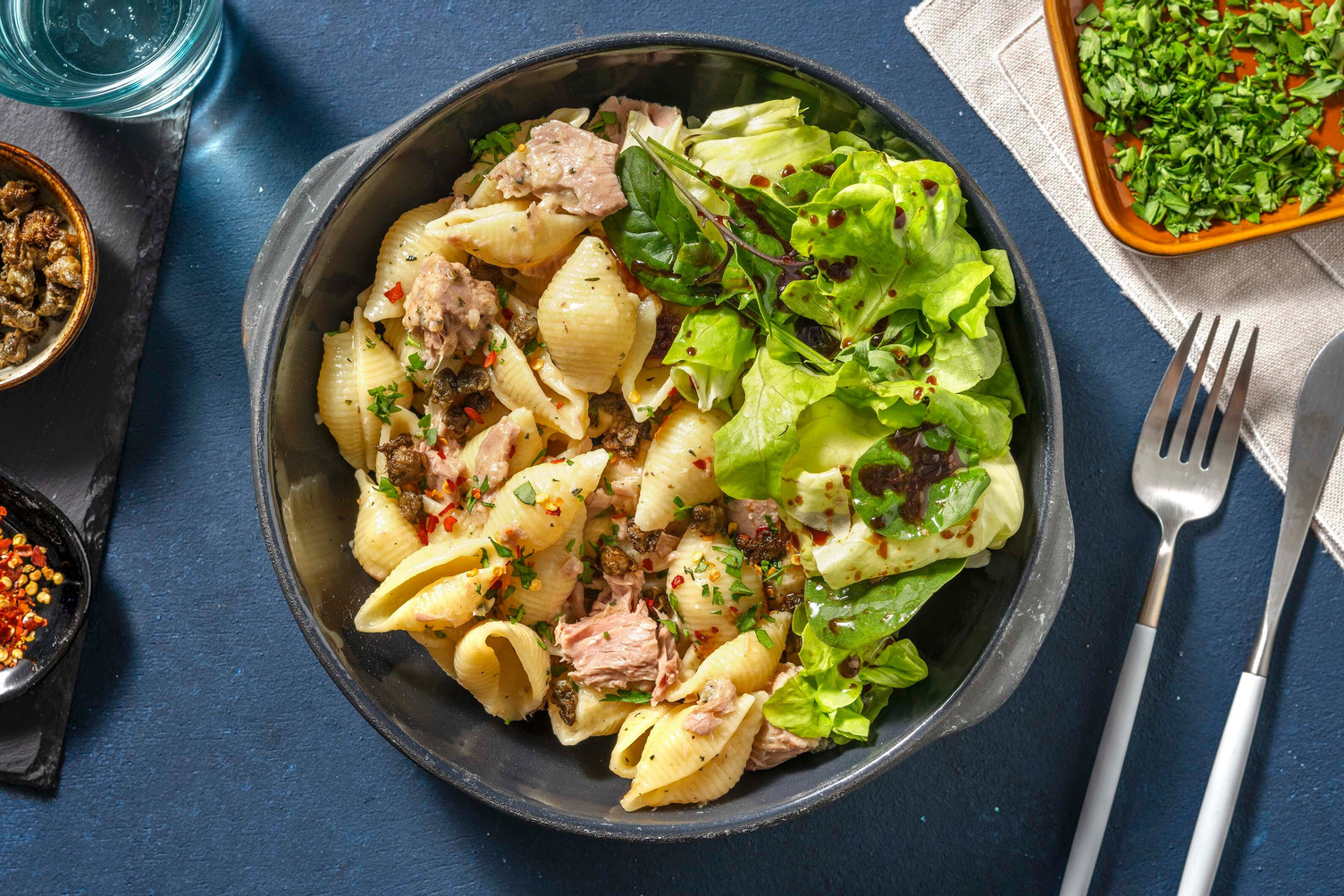 Conchiglie mit Tuna und gebratenen Kapern