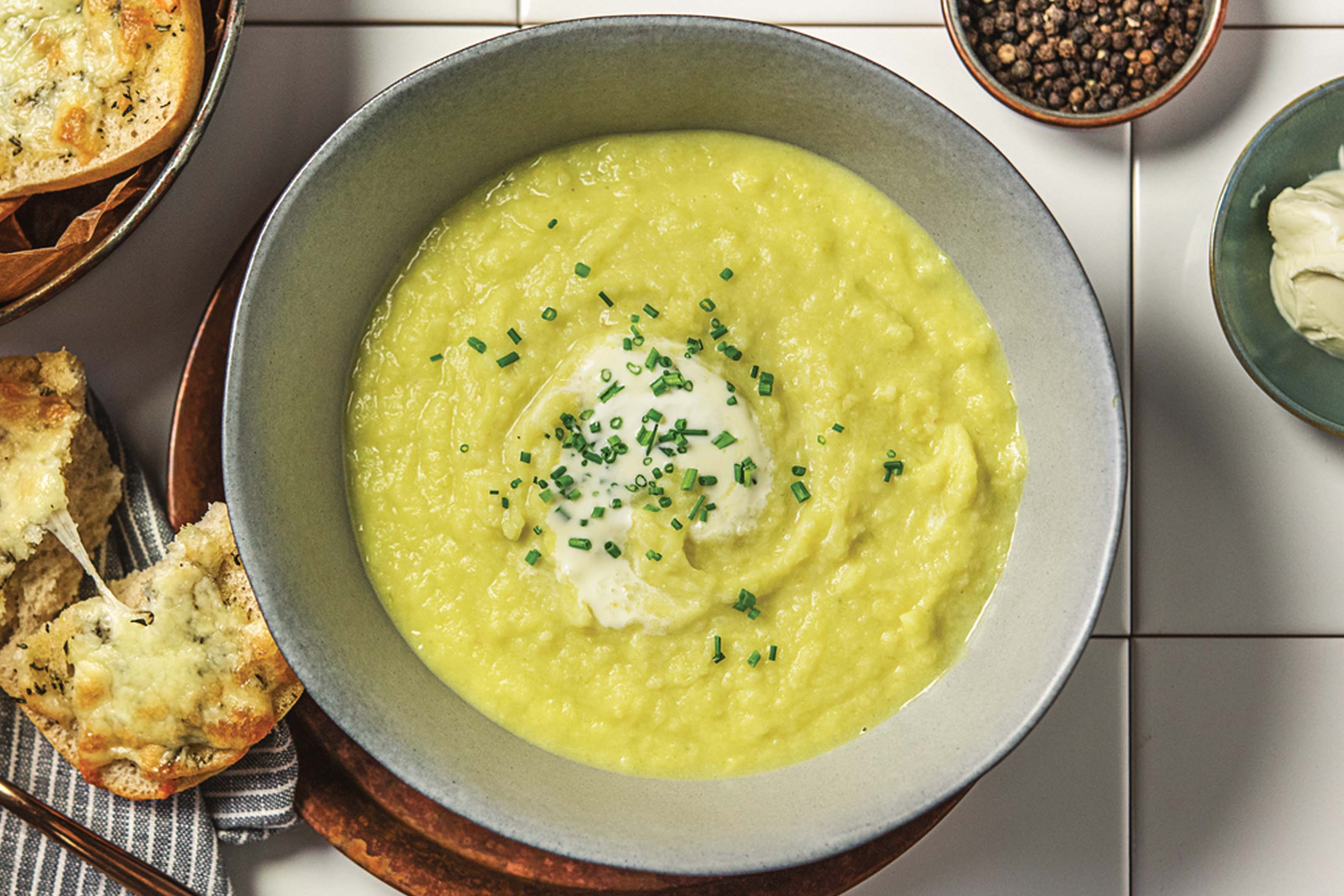 Creamy Cauliflower, Potato & Leek Soup
