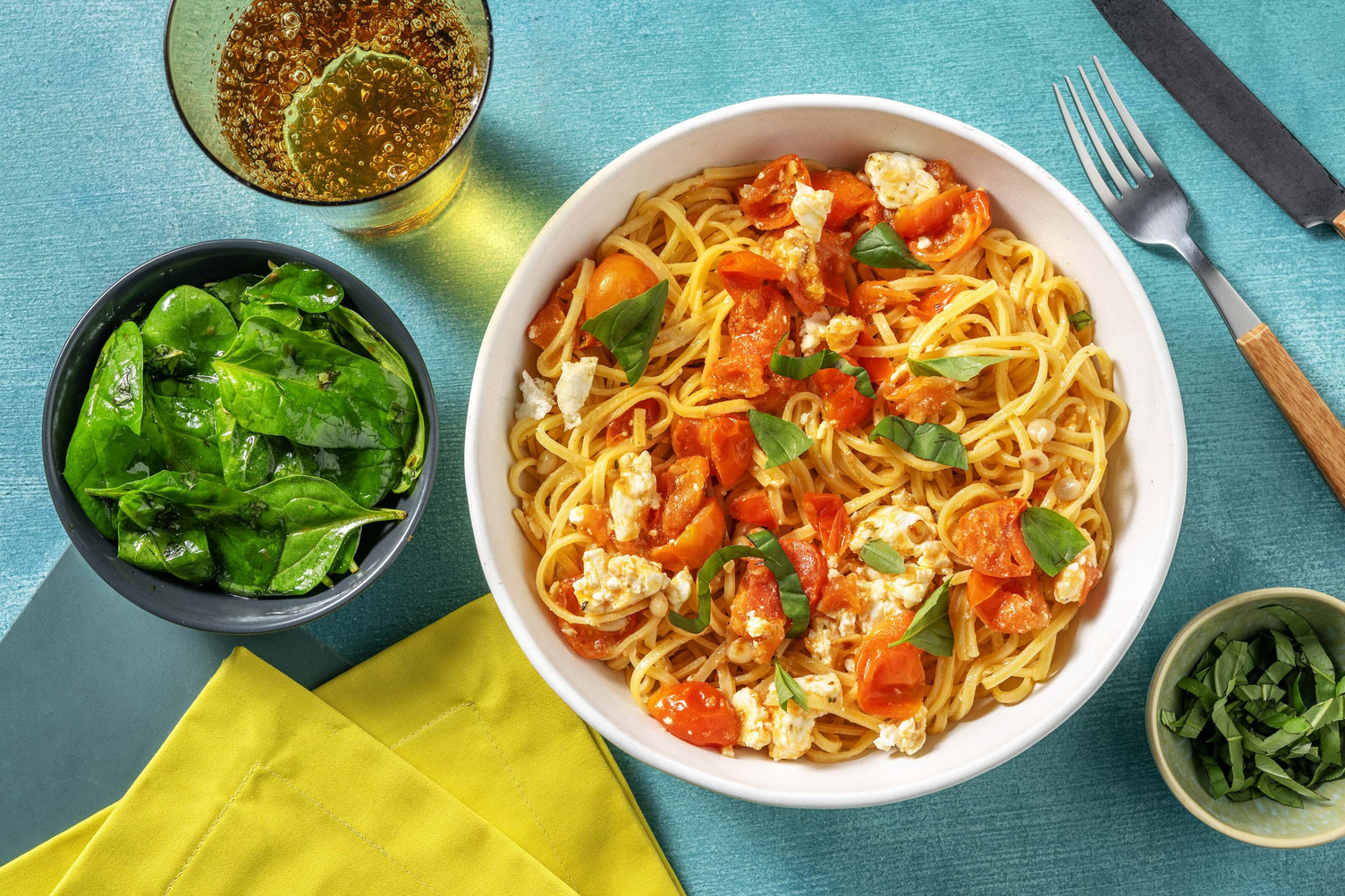 Cremige Hirtenkäse-Tomaten-Pasta