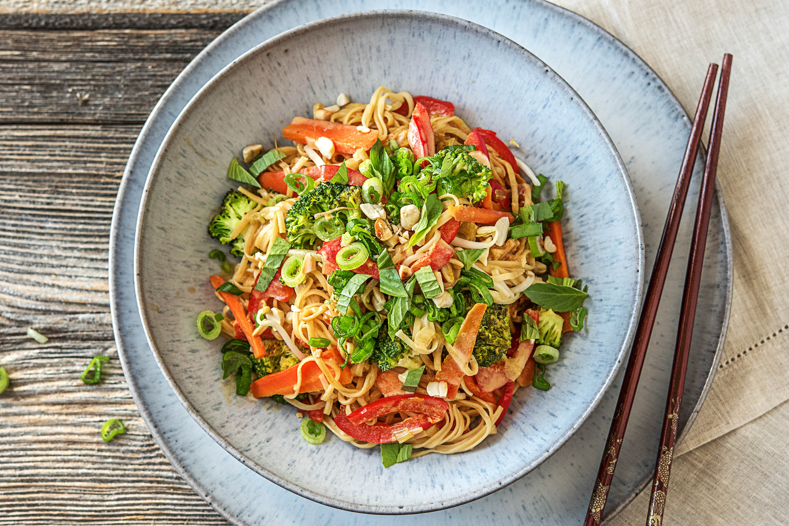 Cremige Thai-Nudel-Pfanne