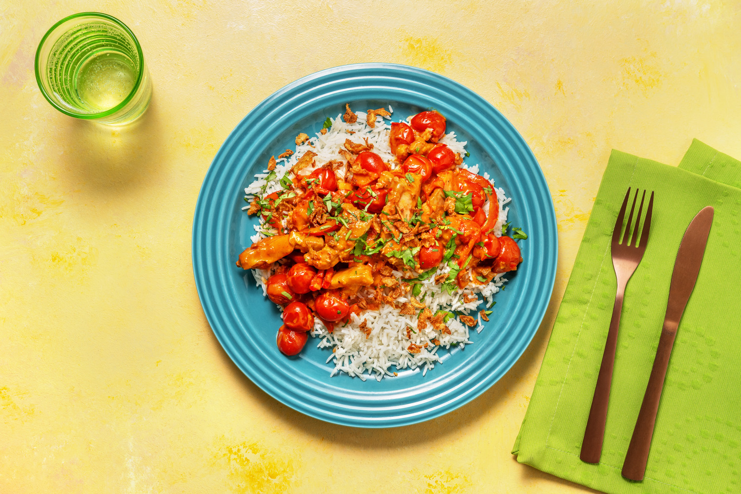 Pittige curry met kip en rijst