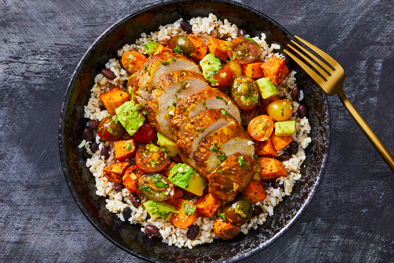 Bols de filet de porc aux haricots noirs et au riz brun