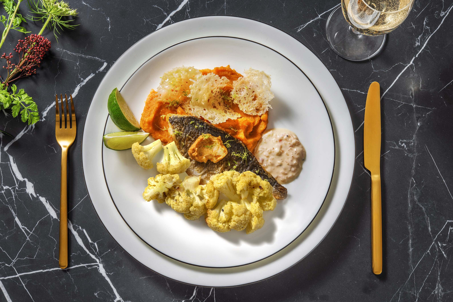 Daurade au beurre de paprika et tuiles de parmesan