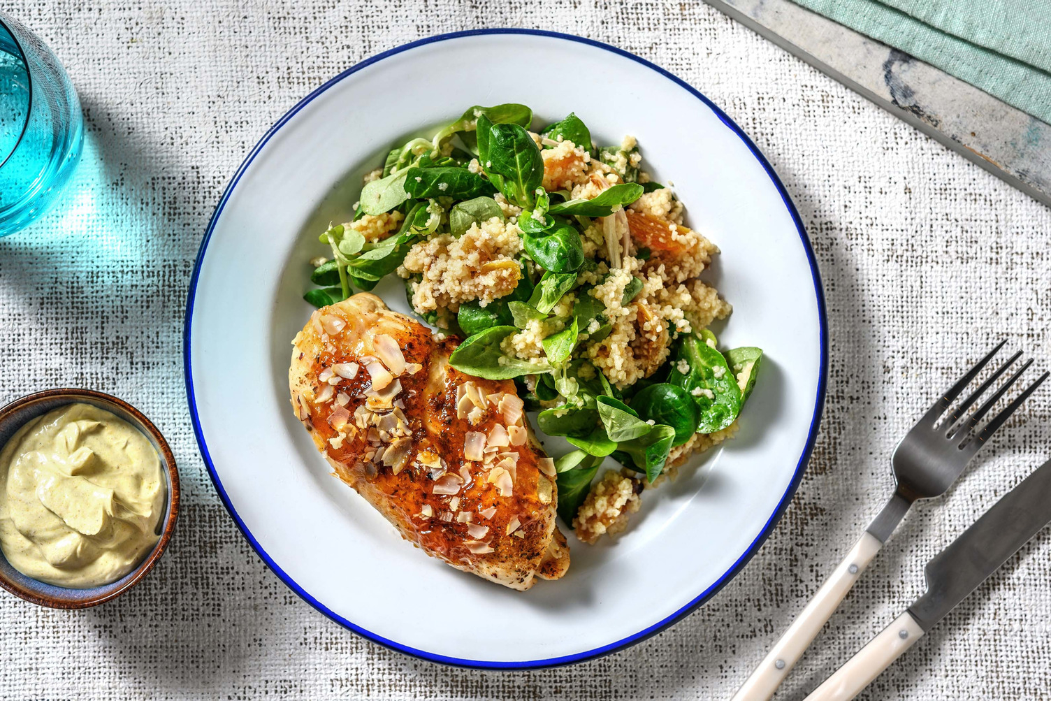 Einfaches Aprikosenhähnchen mit Mandeln