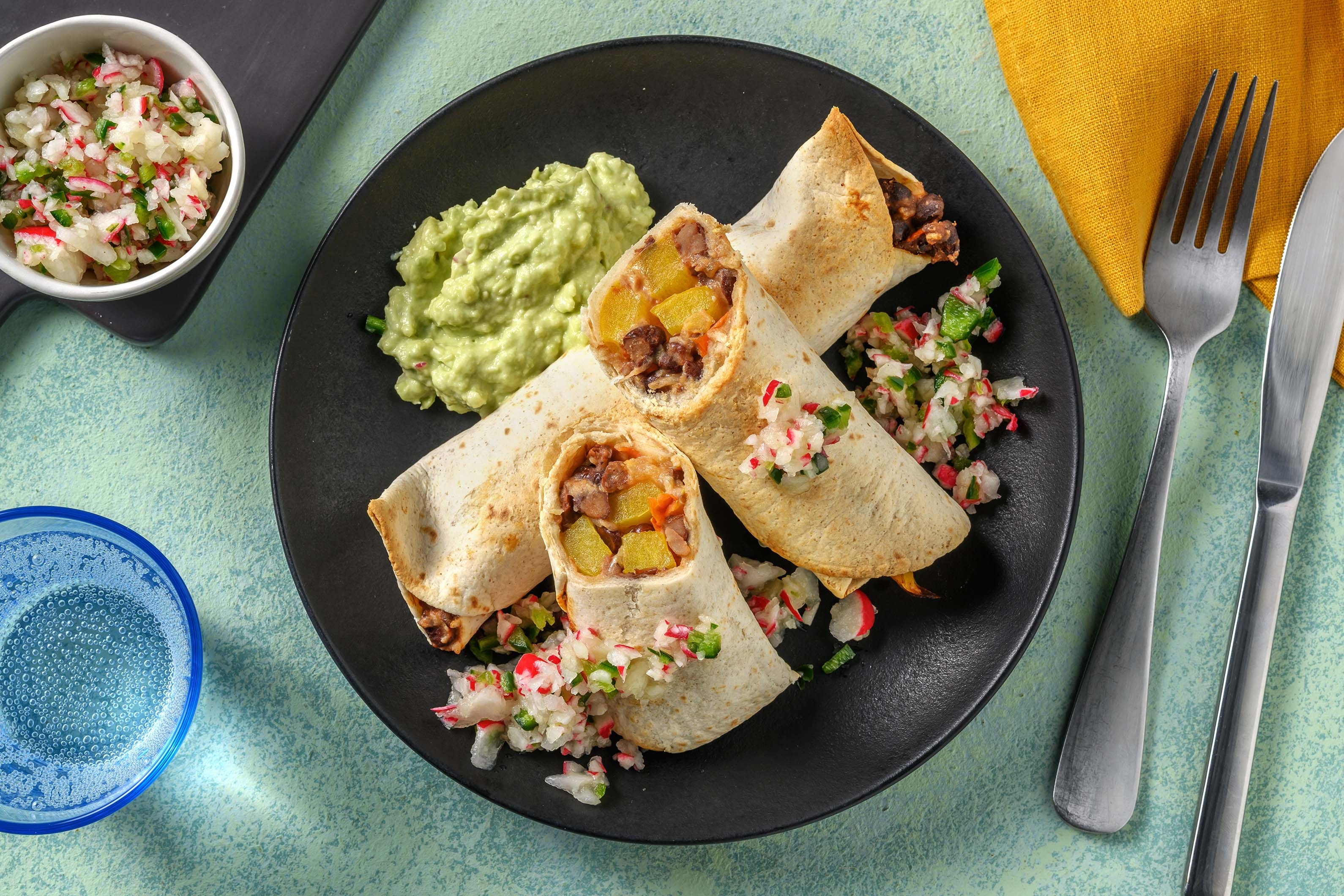 Enchiladas Verdes mit Avocadocrème