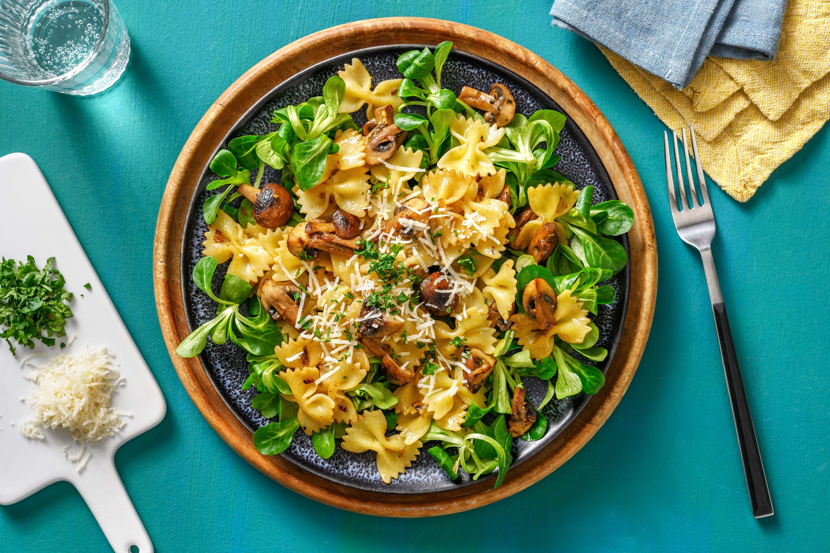 Farfalle met bospaddenstoelenpesto