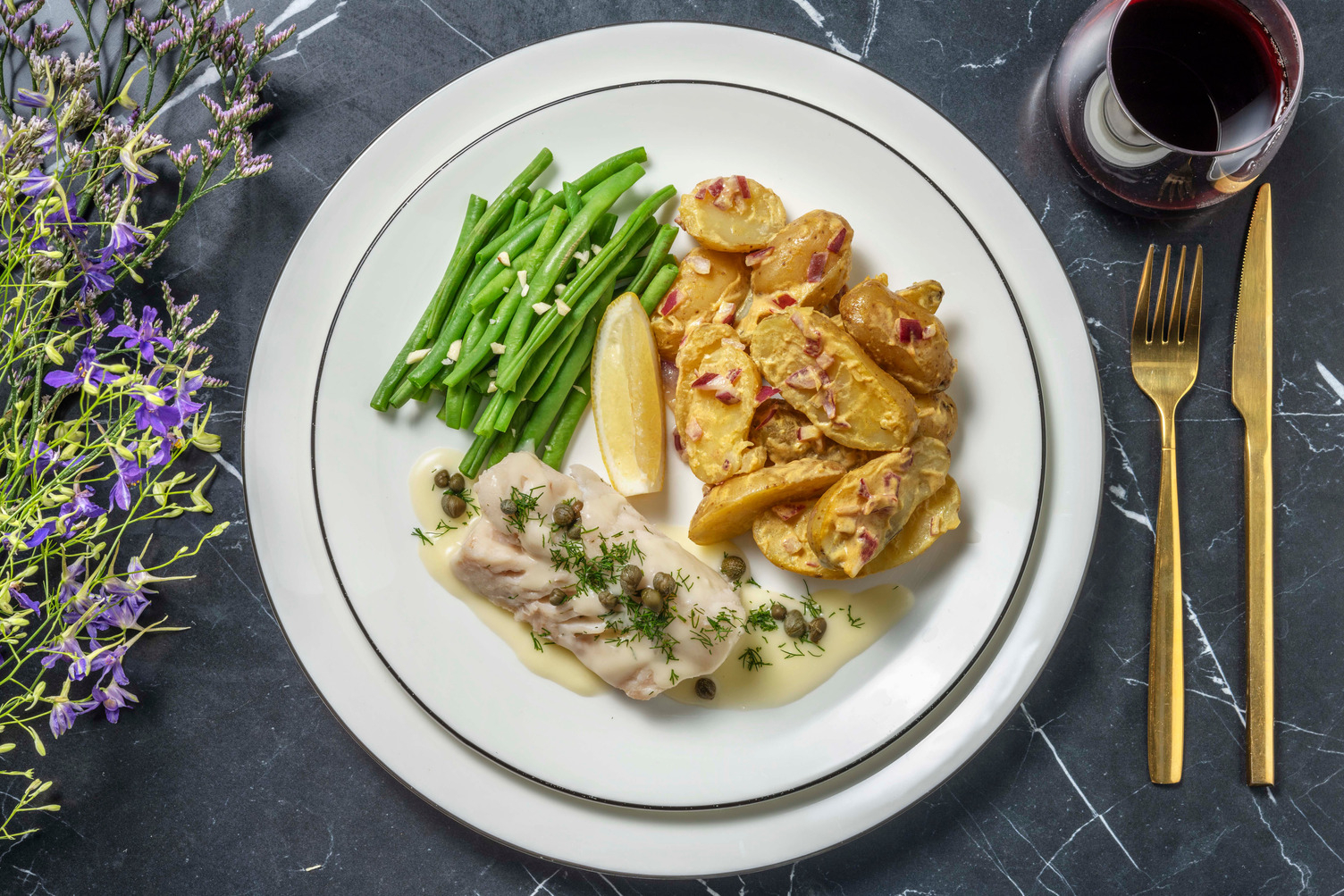 Gepocheerde kabeljauwfilet met sperziebonen