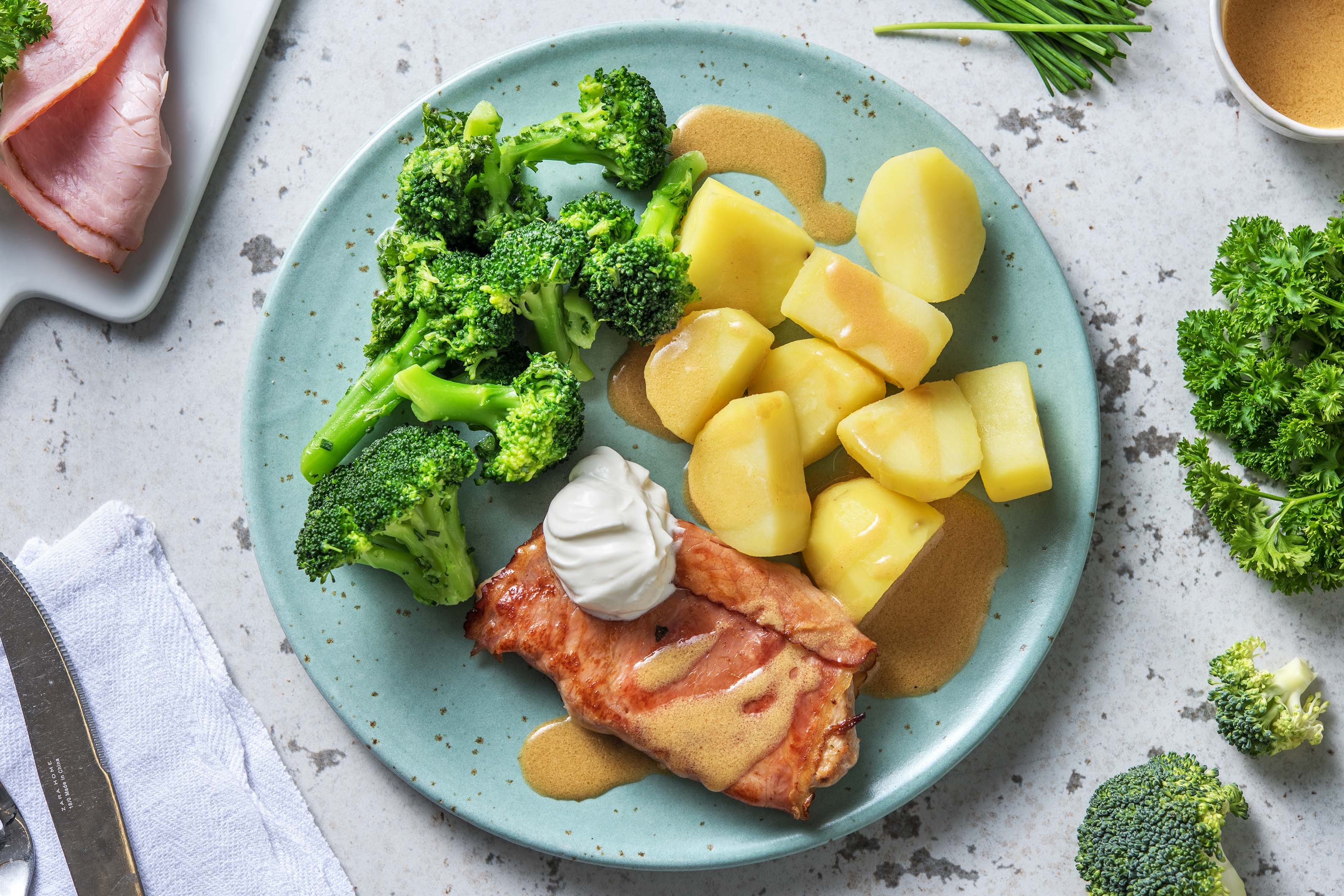 Filet de porc aux brocolis et beurre aux herbes