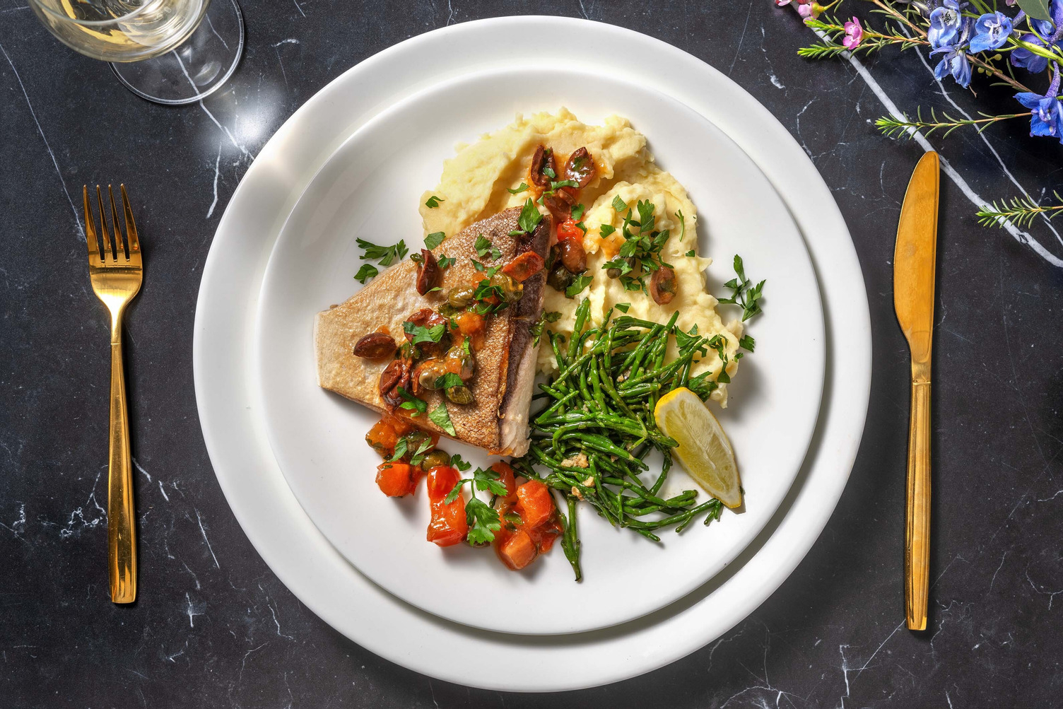 Filet de sériole aux câpres et aux salicornes