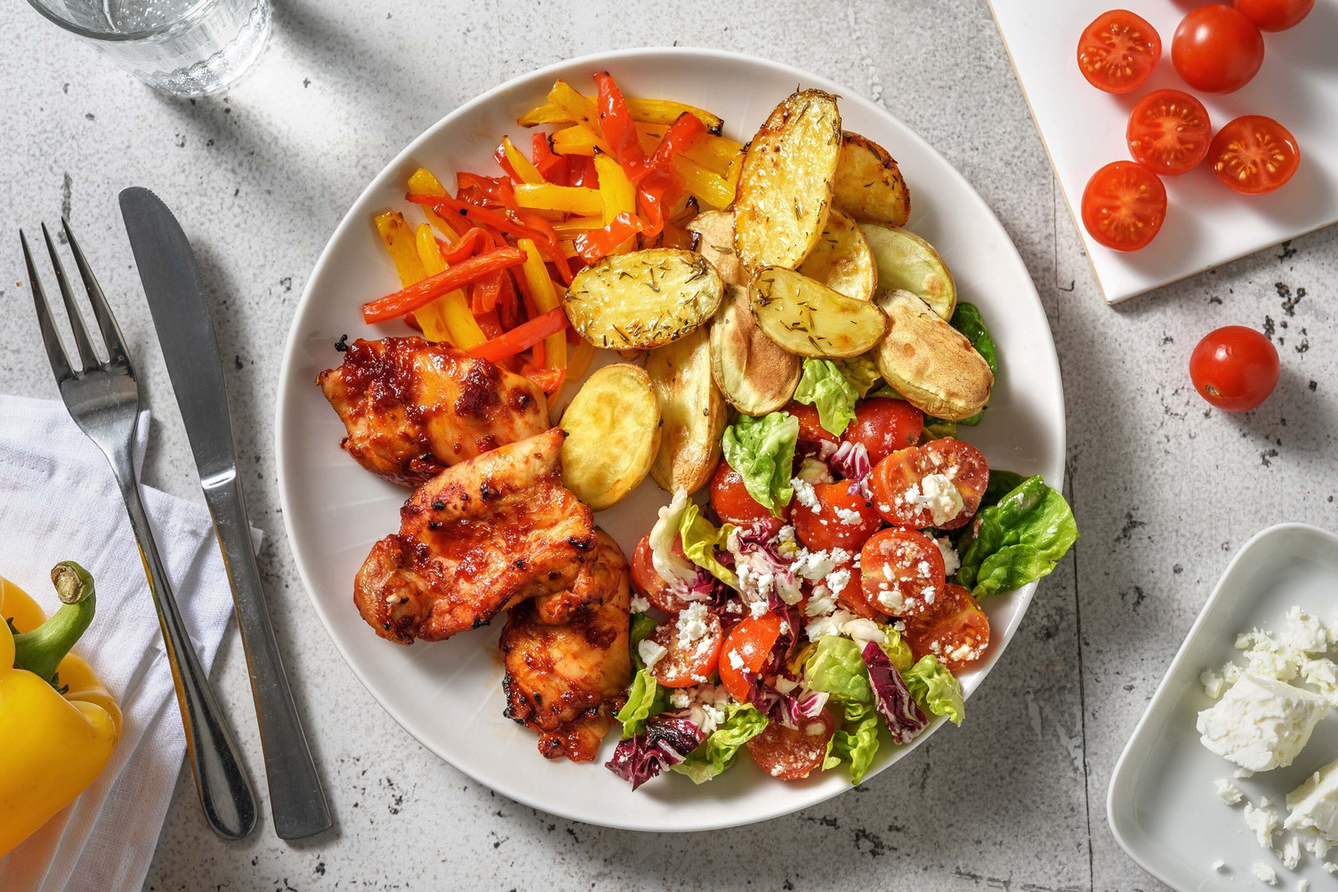 Traybake met kippendij piri-piri en krieltjes