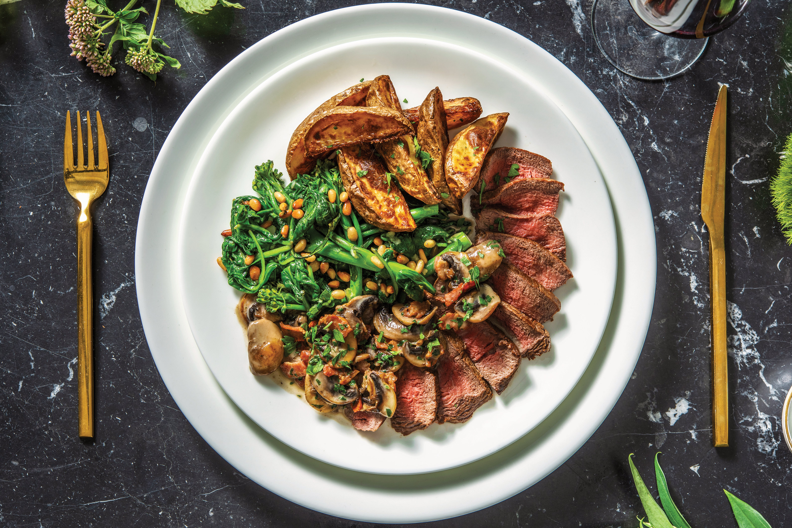 Fillet Steak & Creamy Bacon-Mushroom Sauce