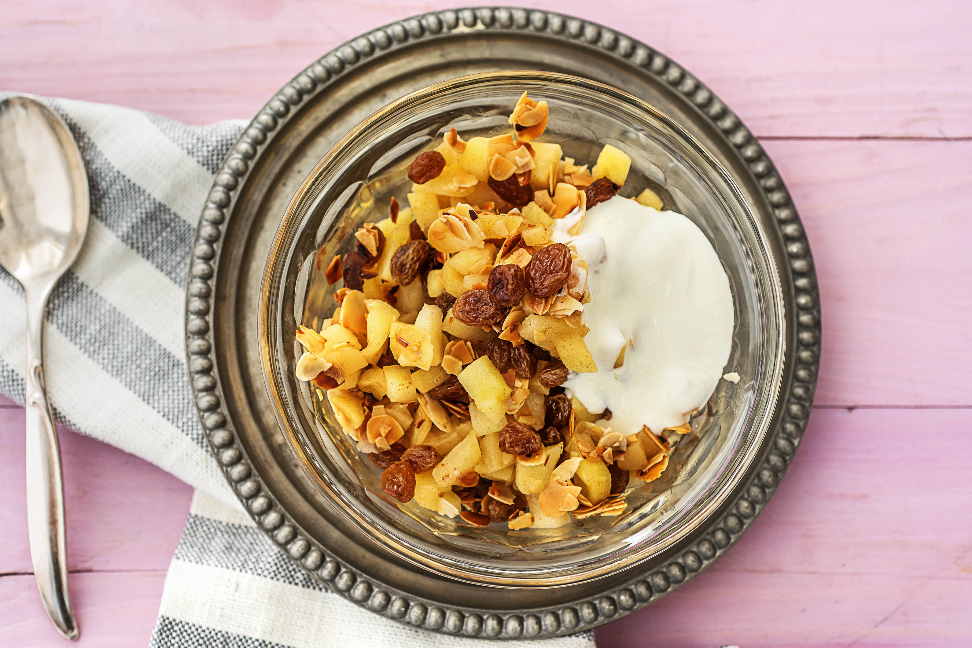 Pomme à la poêle aux raisns secs