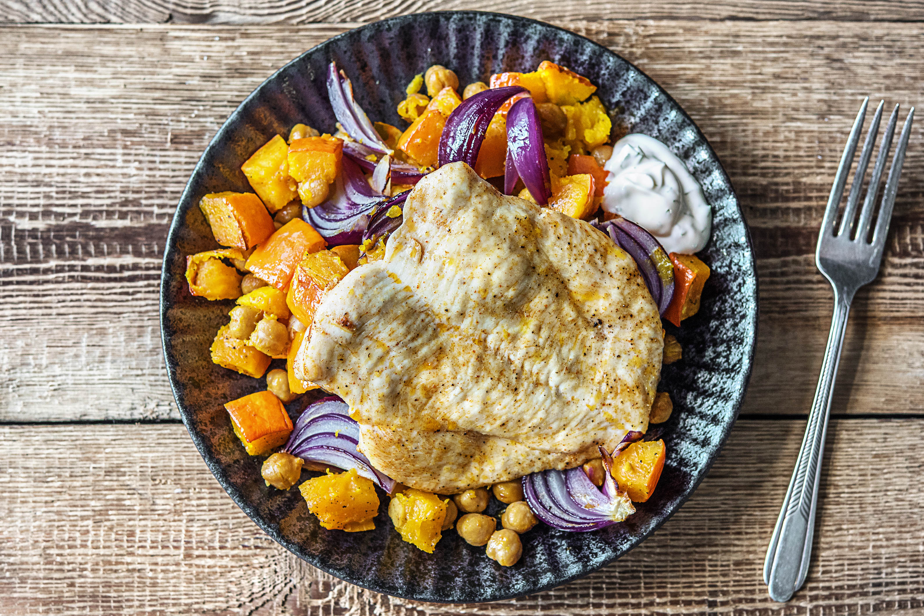 Gedämpfte Harissa-Hähnchenbrust