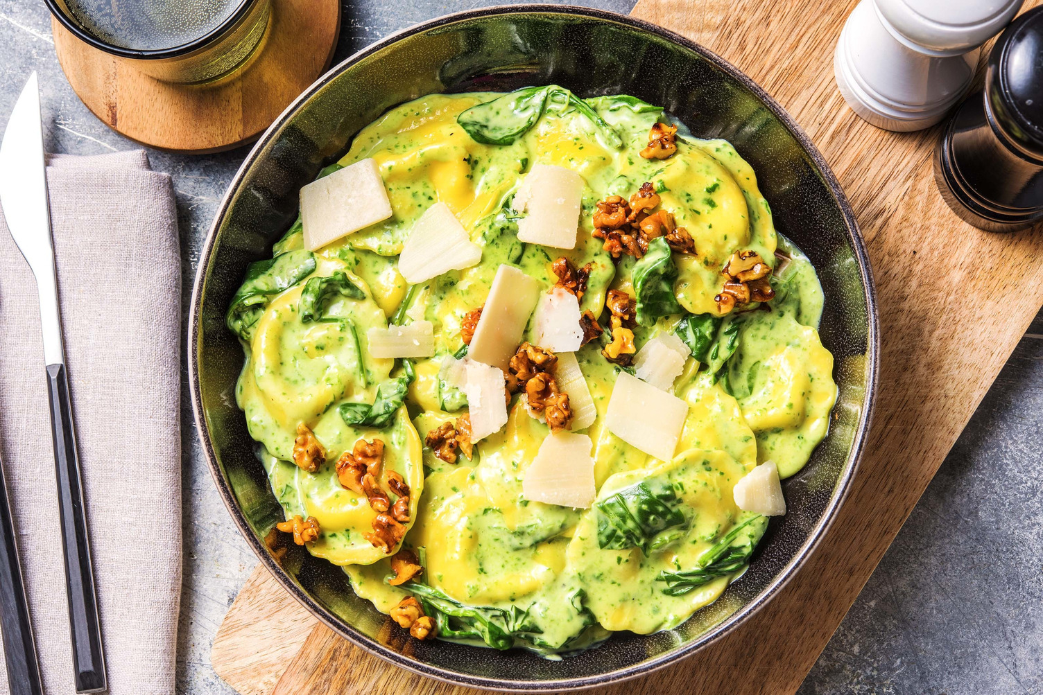 Gefüllte Maxi-Tortelli in Spinatrahm