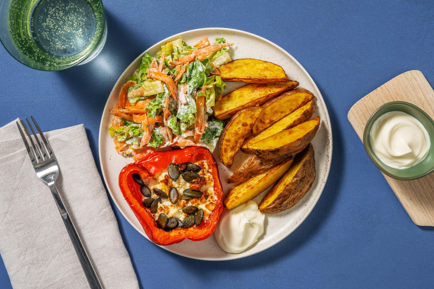 Gratinierte Paprika mit Karotten-Zaziki-Salat