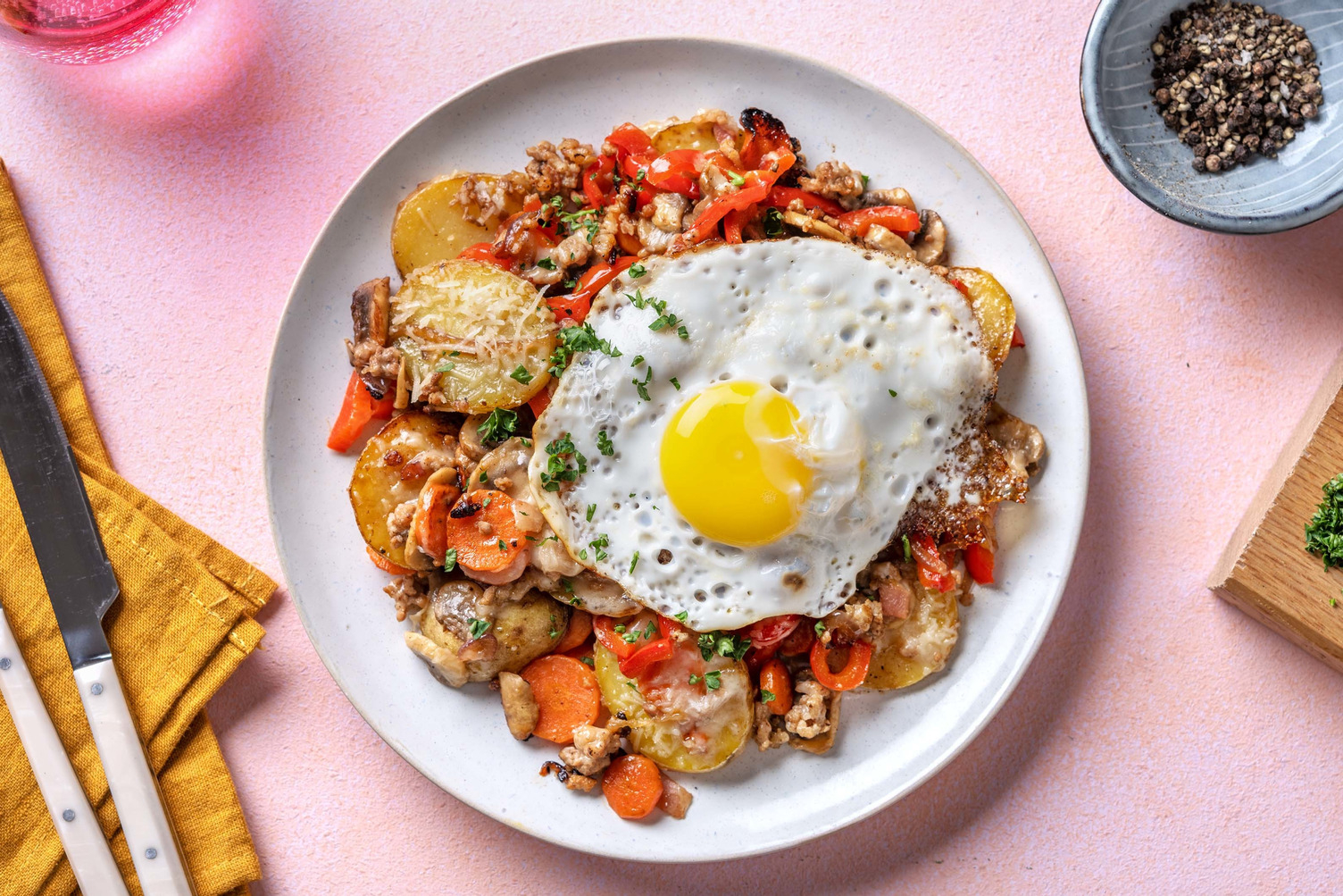 Tiroler gröstl met boerenworst en spekjes